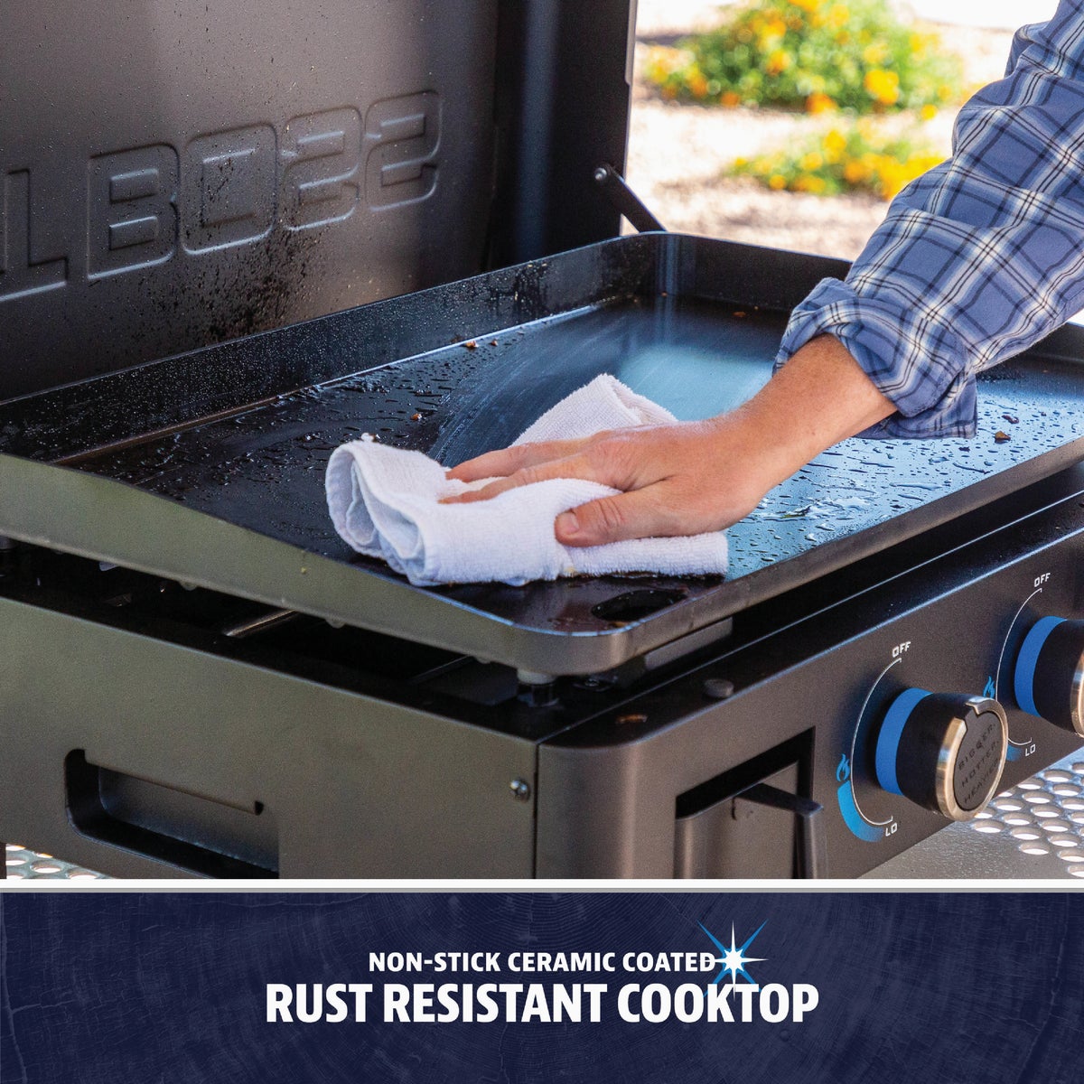 Pit Boss 4-Burner Black & Stainless Steel 46,000 BTU 647 Sq. In. Outdoor LP Gas Griddle Image 5