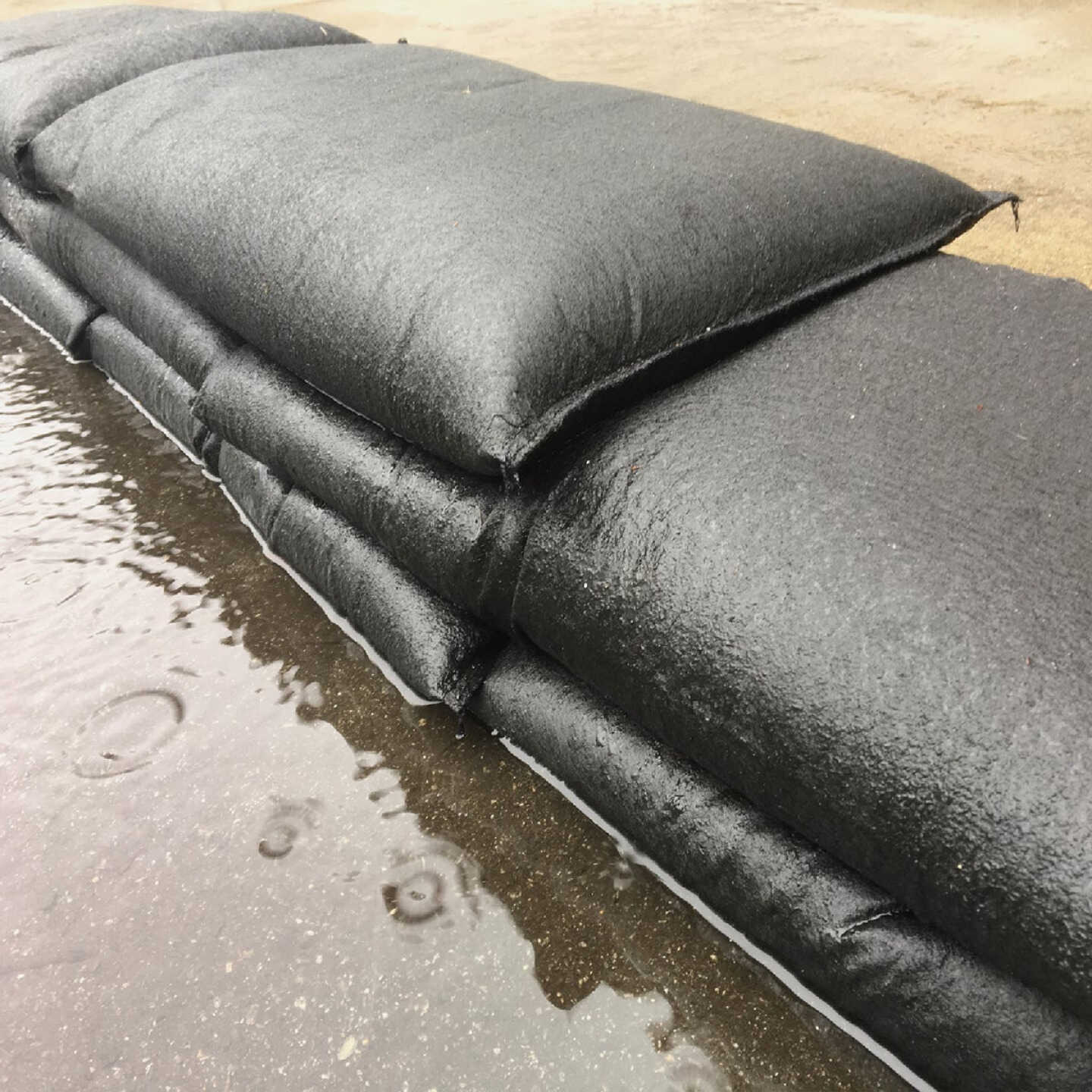 Quick Dam 12 In. x 24 In. Flood Bag (6-Pack) Image 5
