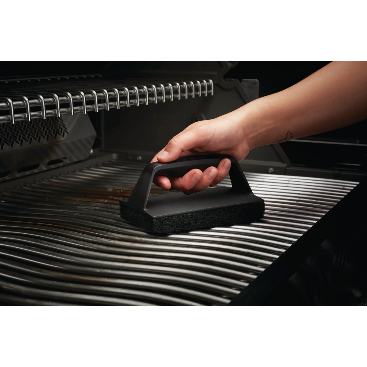 Napoleon Abrasive Scrubber Image 2