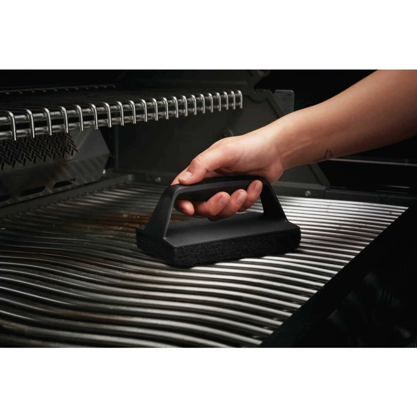 Napoleon Abrasive Scrubber Image 2