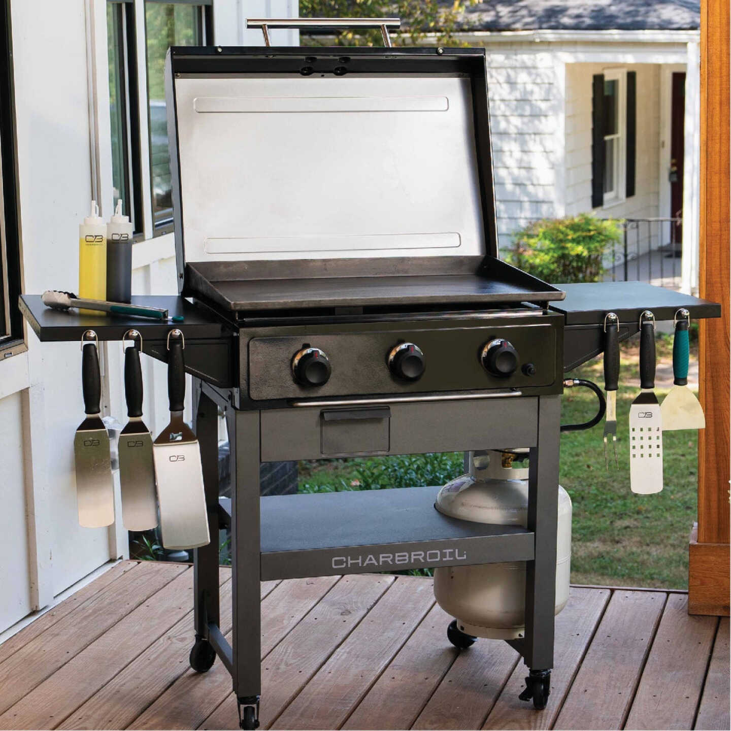 Char-Broil 28 In. XL Performance Series Propane Gas Griddle with Cart 3 Burner Flat Top Grill, Black Image 7