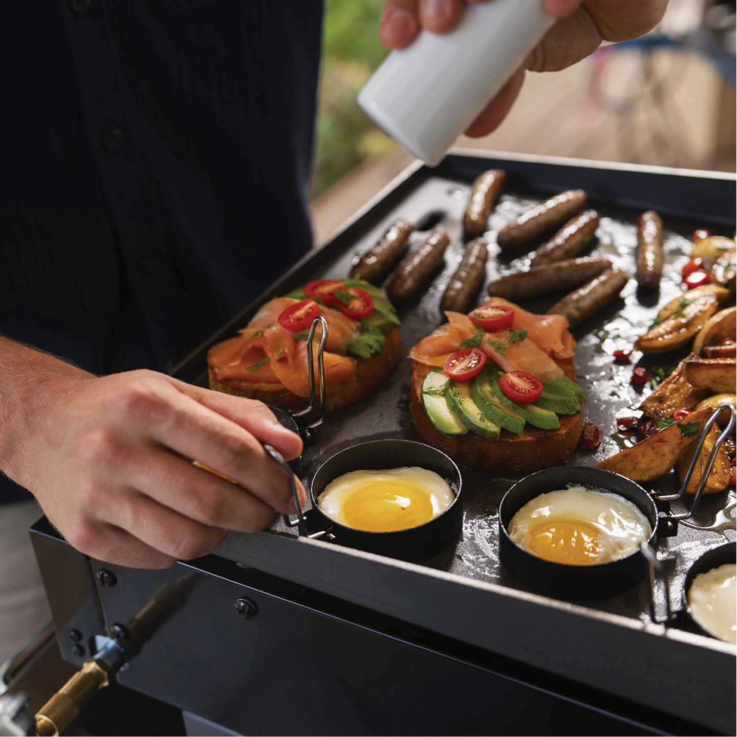 Char-Broil 17 In. 1-Burner Griddle Image 4