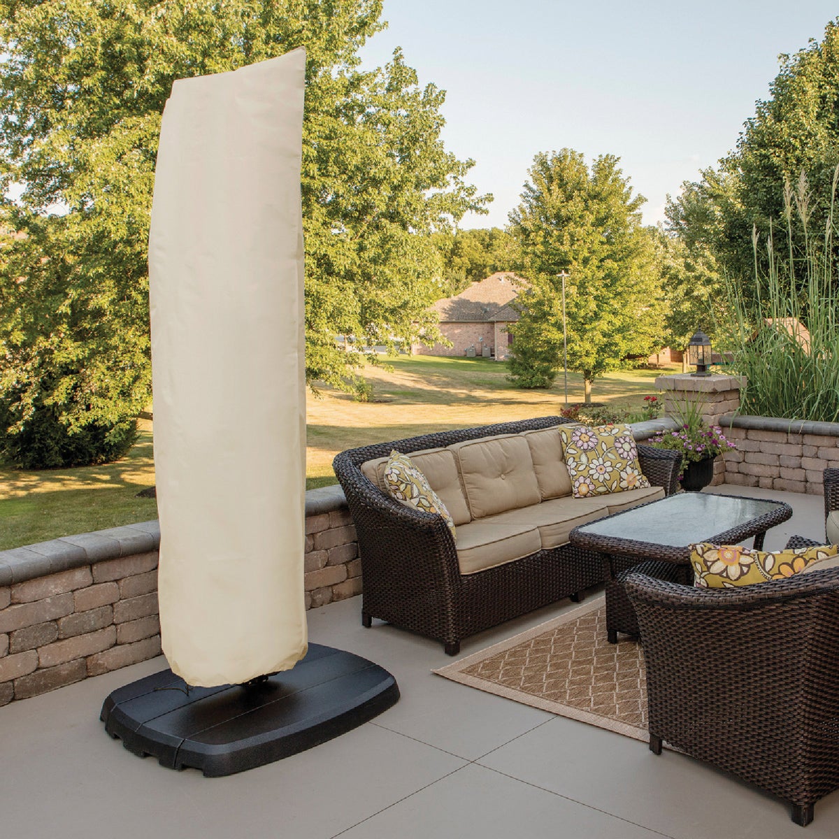 Backyard Basics 11 Ft. Off Set Umbrella Cover Image 2